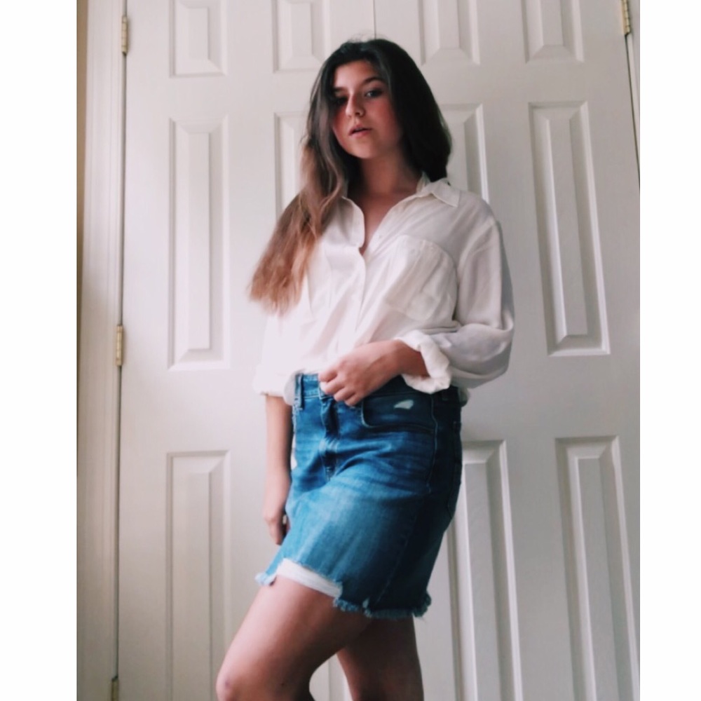 Cream half button down collared shirt🌟 - Picture 5 of 7